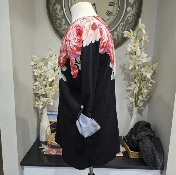 Embrace Bold Style with This Eye-Catching Floral Top - Picture 4 of 7